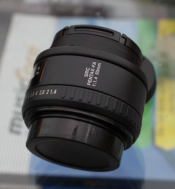 Pentax 35F2/50 F1.4/70 F2.4L/ 77 F1.8L/ 100 F2.8 WR. - 2