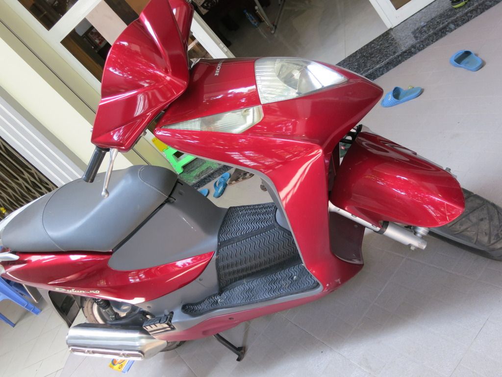 Tôi cần bán con yêu tinh đời 2004 - 2