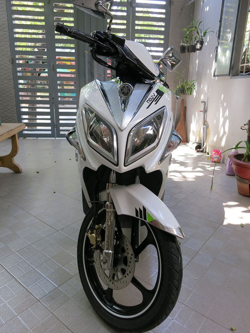 Cần bán  nouvo lx  2011 màu trắng đen