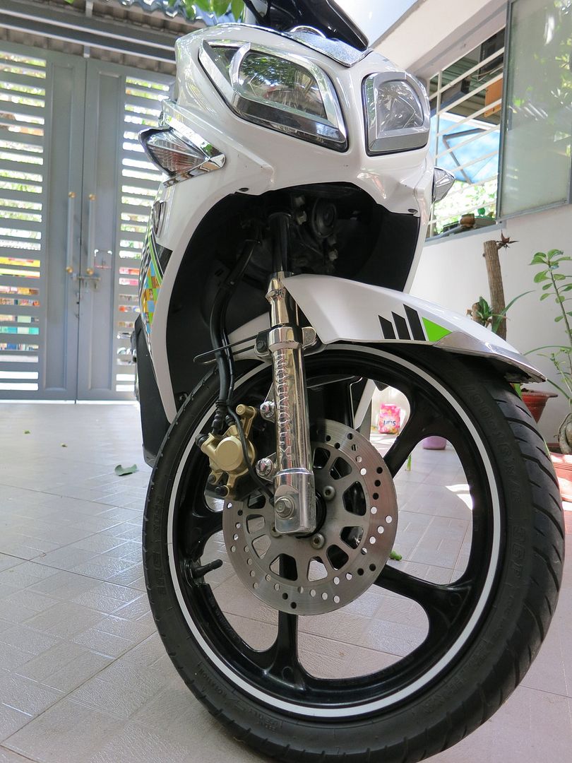 Cần bán  nouvo lx  2011 màu trắng đen - 1