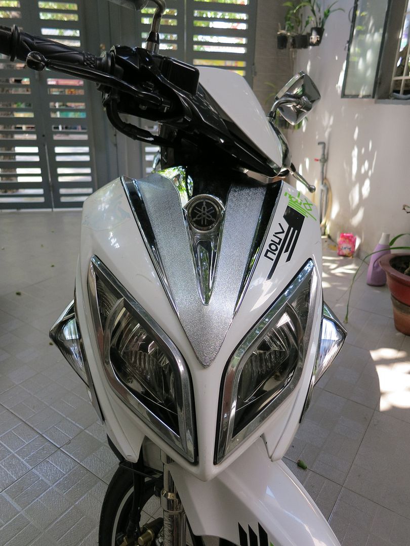 Cần bán  nouvo lx  2011 màu trắng đen - 2