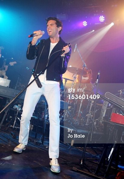 153601409-mika-performs-on-stage-for-g-a-y-club-at-gettyimages.jpg