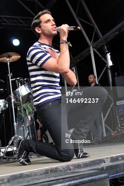 146492237-mika-performs-on-stage-during-day-3-of-the-gettyimages.jpg