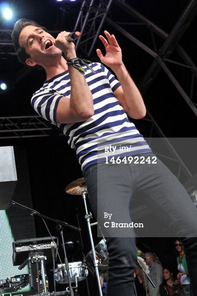146492242-mika-performs-on-stage-during-day-3-of-the-gettyimages.jpg