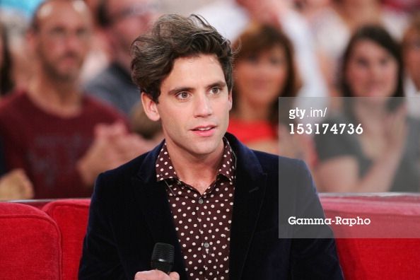 153174736-mika-attends-vivement-dimanche-tv-show-on-gettyimages.jpg