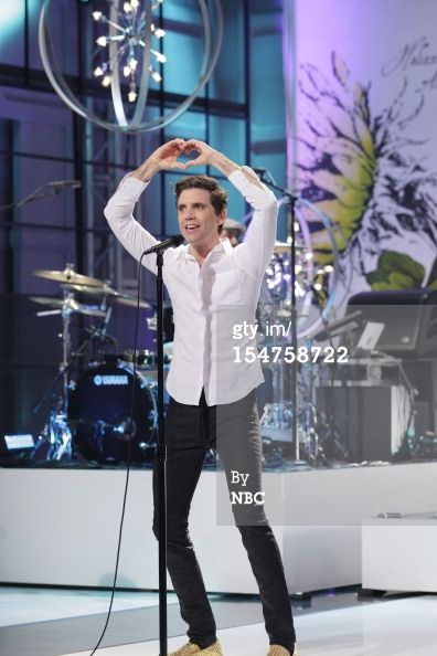 154758722-episode-4339-pictured-musical-guest-mika-gettyimages.jpg
