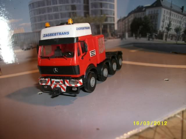 mercedes-kamioni023.jpg