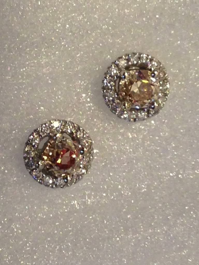 Sparkly eye candy found at thefacetlounge.com!