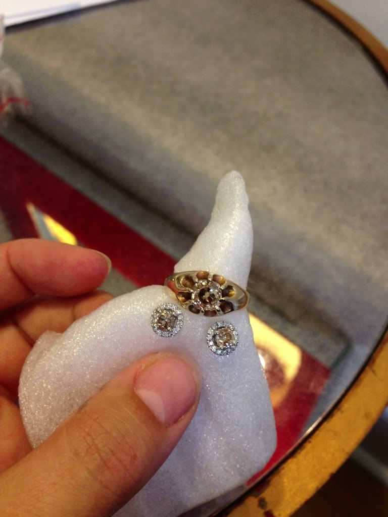 Sparkly eye candy found at thefacetlounge.com!